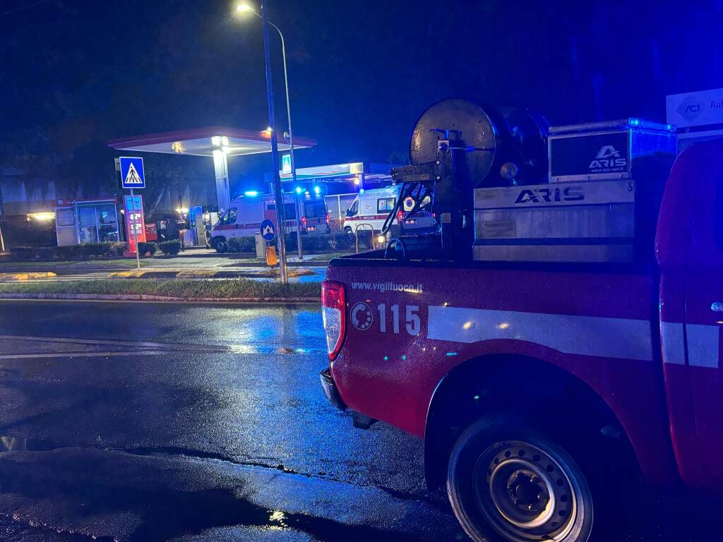 Incendio nella notte a Gallarate via Carlo Noè