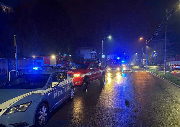 incendio a mezzanotte in un palazzo a Gallarate