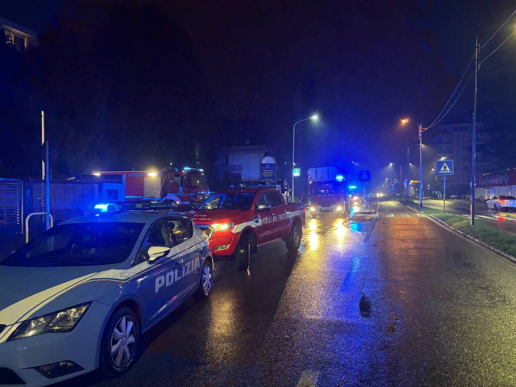 Incendio nella notte a Gallarate via Carlo Noè