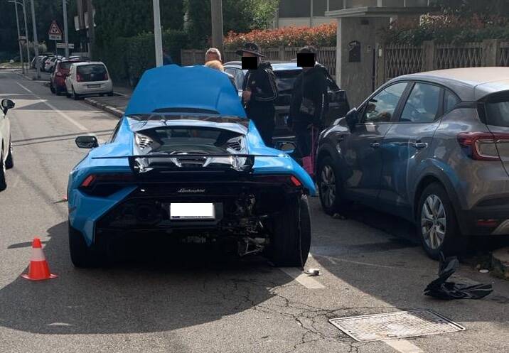 Incidente tra supercar a Gallarate