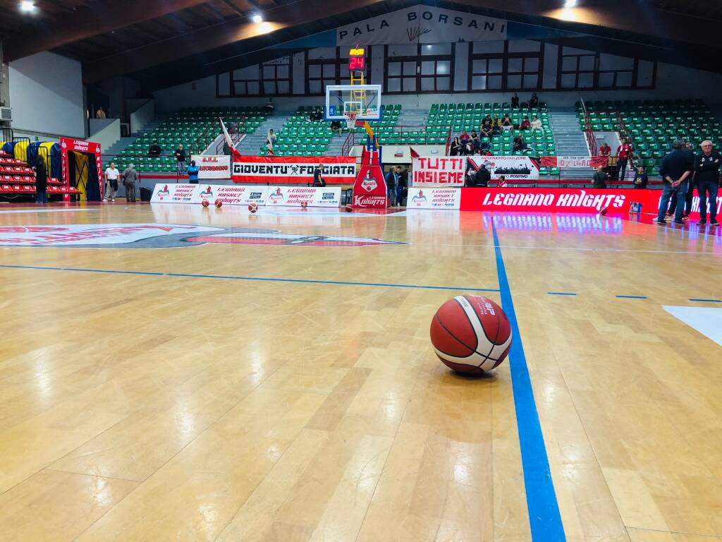 La sfida tra Legnano Basket e Saronno al PalaBorsani di Castellanza 