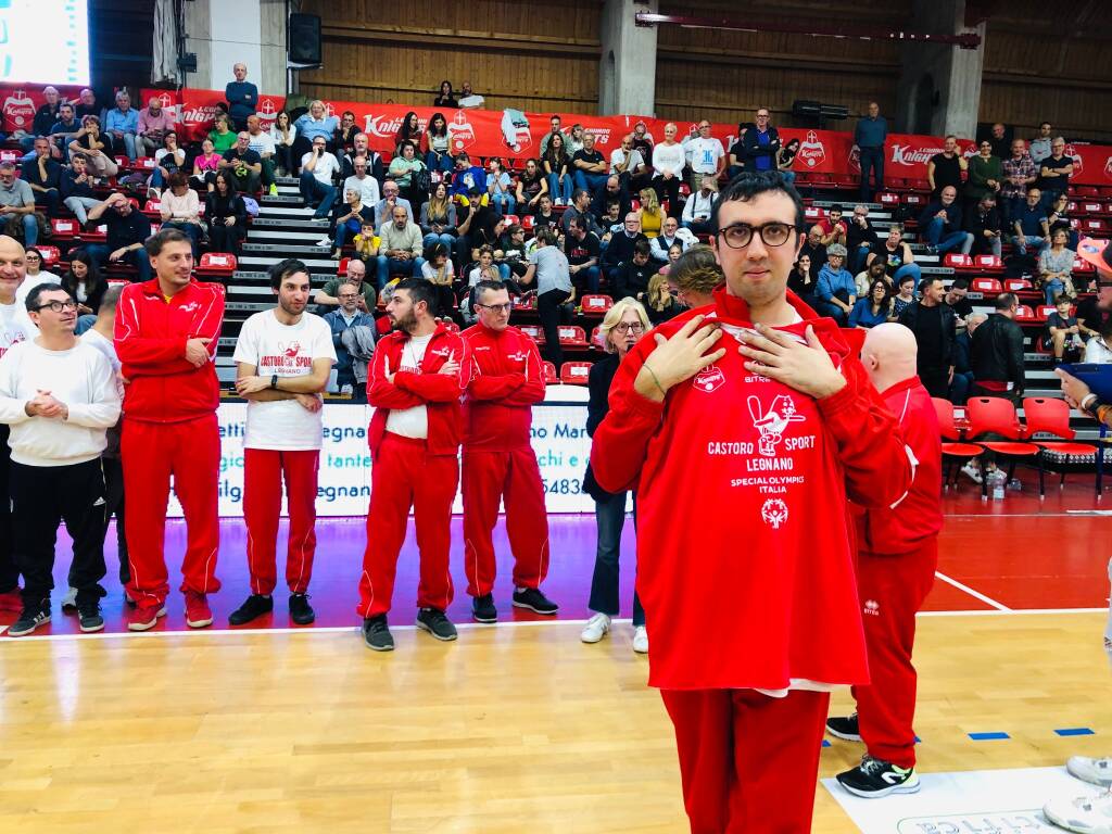 La sfida tra Legnano Basket e Saronno al PalaBorsani di Castellanza 