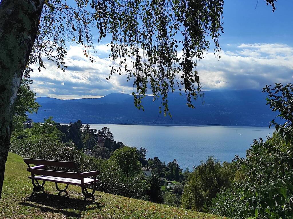 lago maggiore laveno