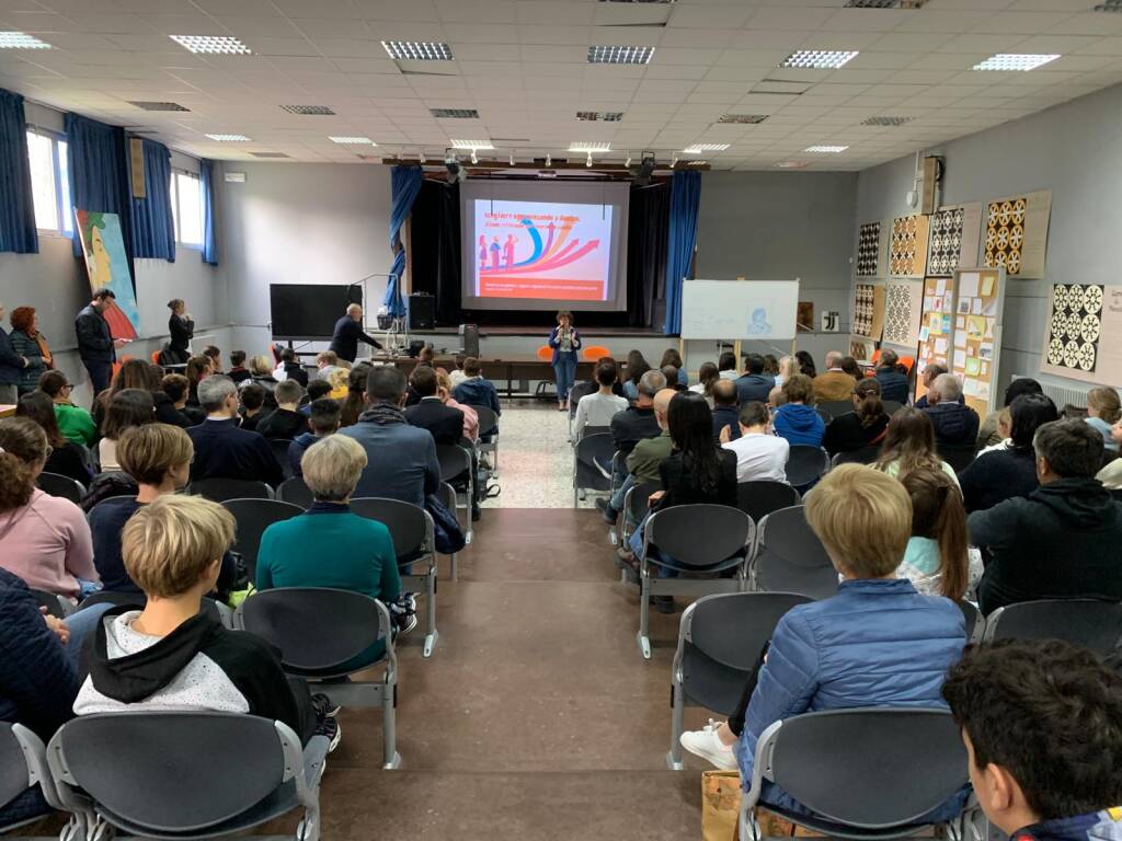 Orientamento scolastico, in 200 all’incontro alle Dante Alighieri a Legnano 