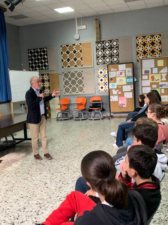 Orientamento scolastico, in 200 all’incontro alle Dante Alighieri a Legnano 