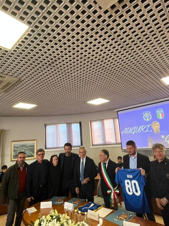 Buon compleanno Gigi Riva: Leggiuno rende omaggio al campione