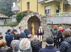 Cerimonia di benedizione per  la Madonna del Pra dell'edicola votiva di via Cadore a Parabiago