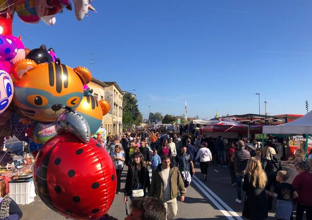 Fiera dei Morti 2024: una fiumana di persone a Legnano 