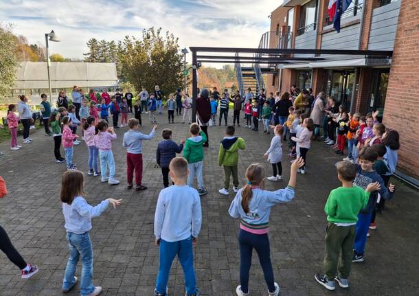 Grande festa del giardino nella scuola primaria di Morosolo