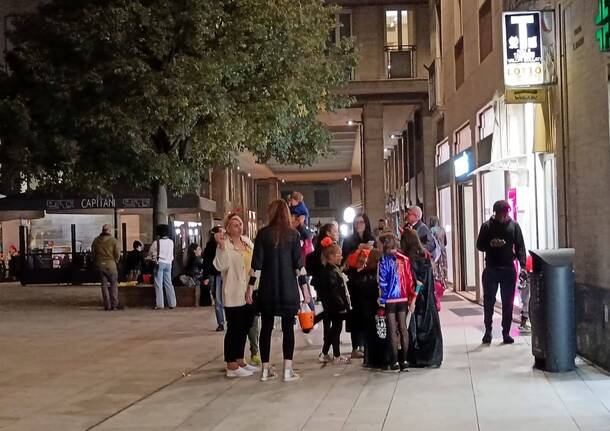 Halloween 2024 a Legnano, dolcetto o scherzetto tra i negozi del centro