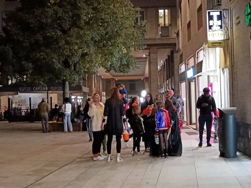 Halloween 2024 a Legnano, dolcetto o scherzetto tra i negozi del centro 