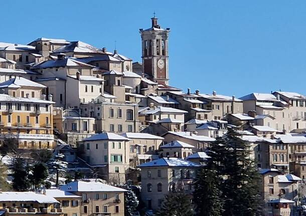 Il sacro Monte imbiancato dalla prima neve