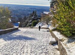 Il sacro Monte imbiancato dalla prima neve