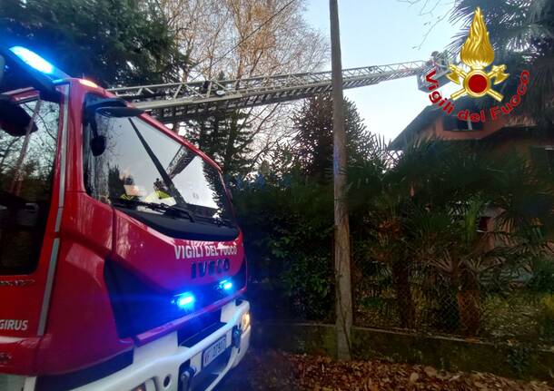 Incendio Laveno Mombello Vigili del Fuoco 