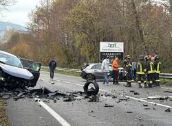 Incidente con tre veicoli a Cocquio Trevisago