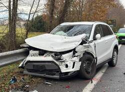 Incidente con tre veicoli a Cocquio Trevisago