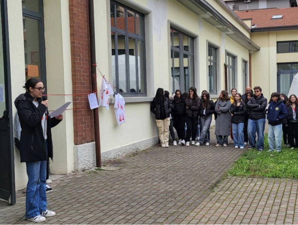 Isis Ponti piazza Giovine Italia Gallarate