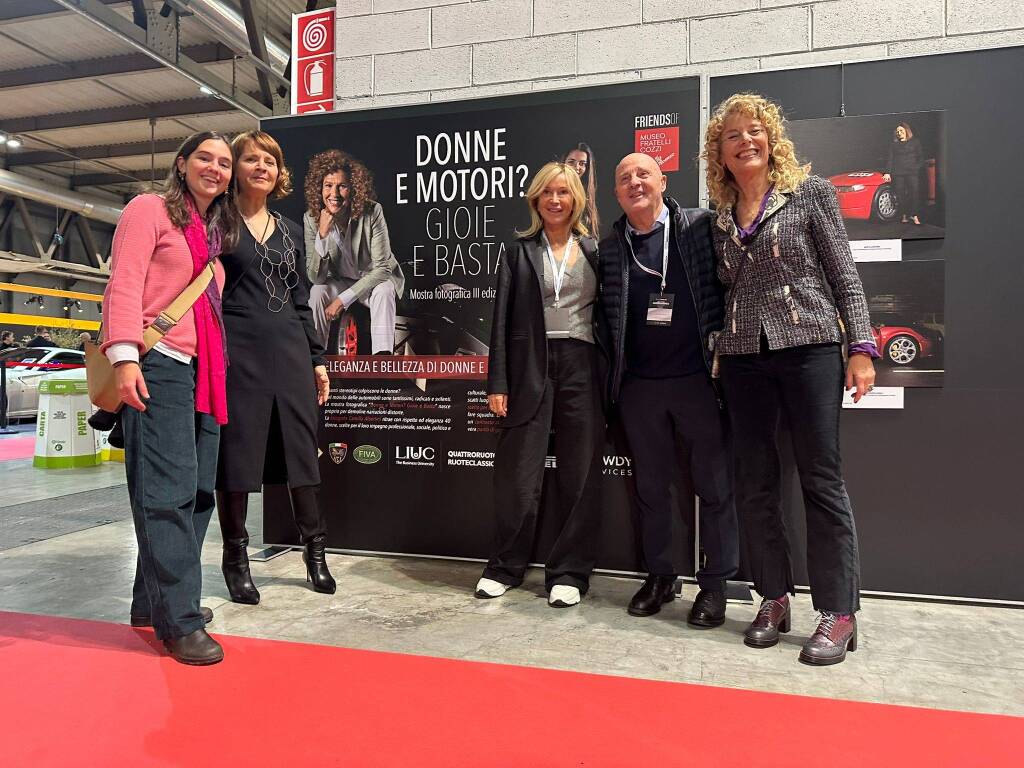 La terza edizione del progetto fotografico "Donne e motori? Gioie e basta" a Milano AutoClassica