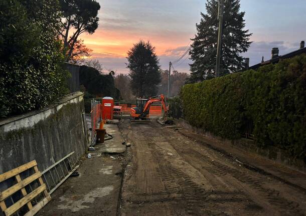 Lavori sulla strada che collega Morosolo a Calcinate del Pesce