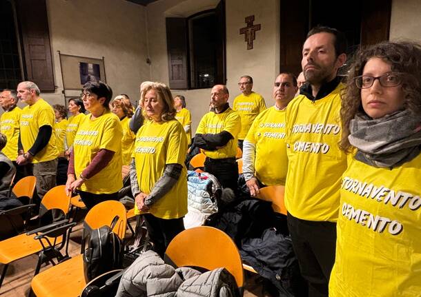 Protesta contro i capannoni a Tornavento