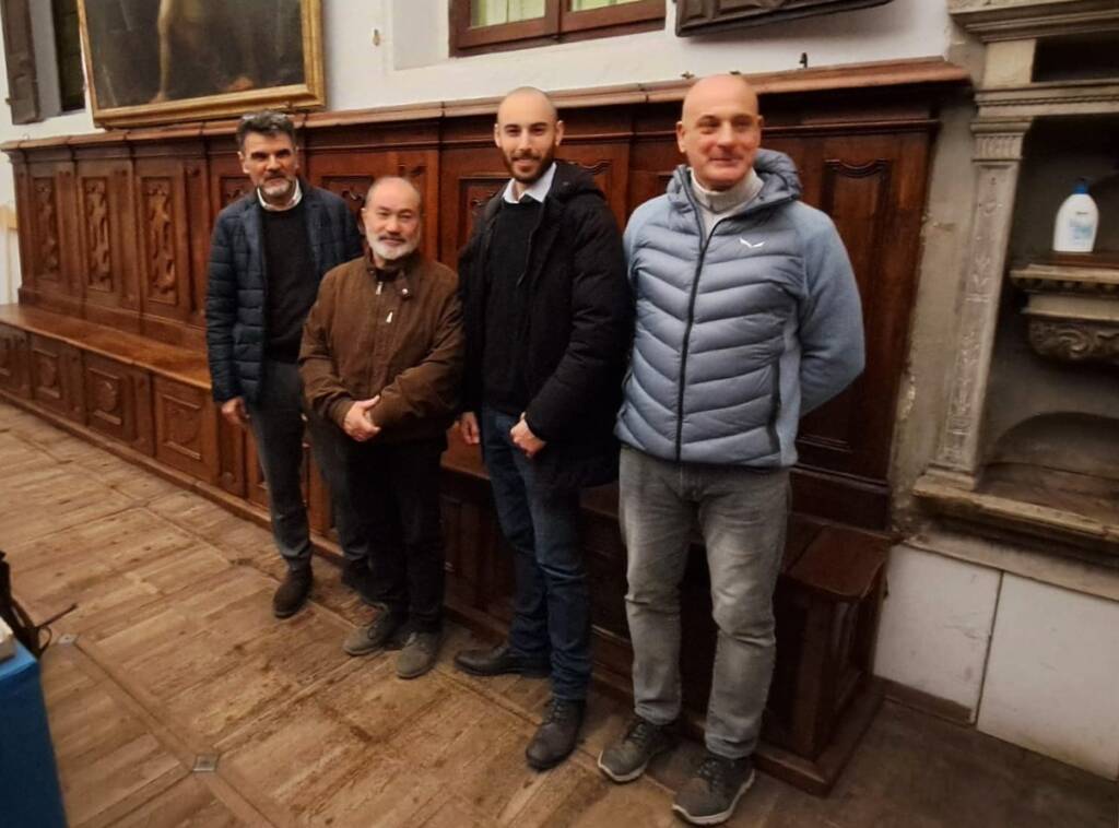 Saronno - Il restauro della cassapanca del Santuario