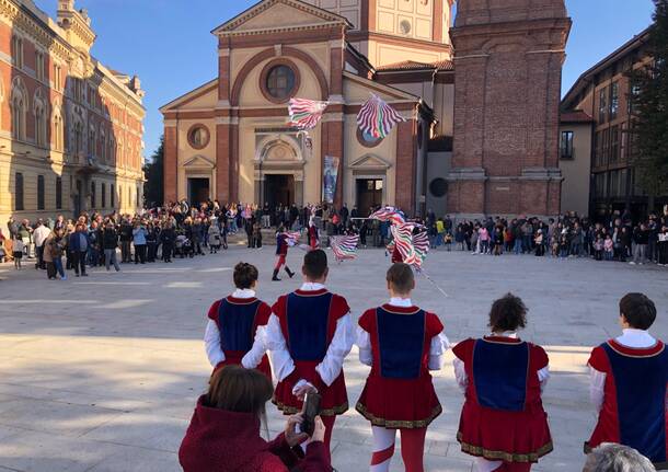 Sbandieratori di Legnano in centro a Legnano 