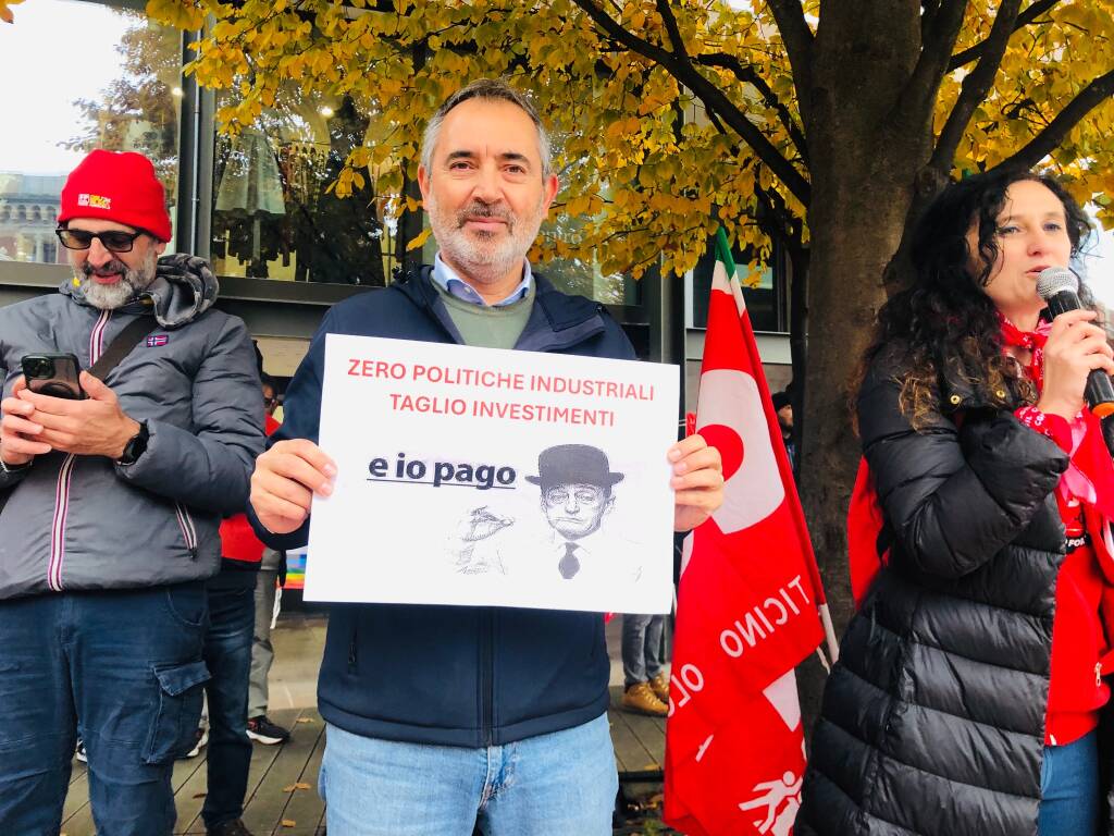 Sciopero generale in piazza San Magno a Legnano