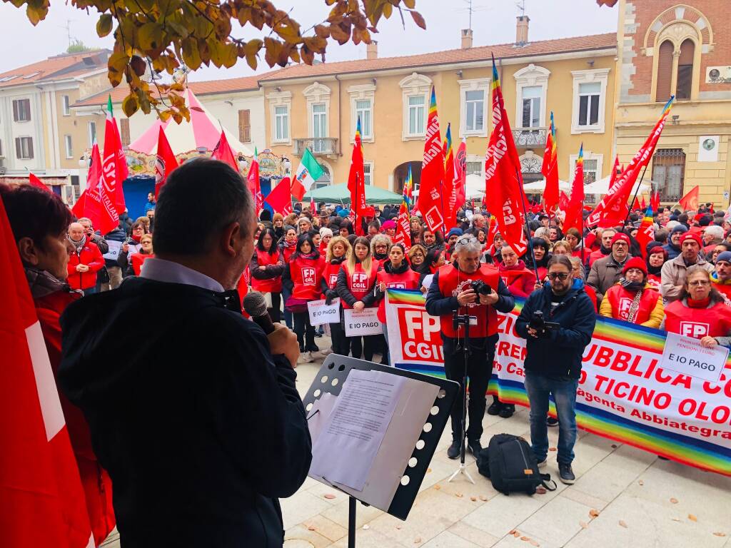 Sciopero generale in piazza San Magno a Legnano