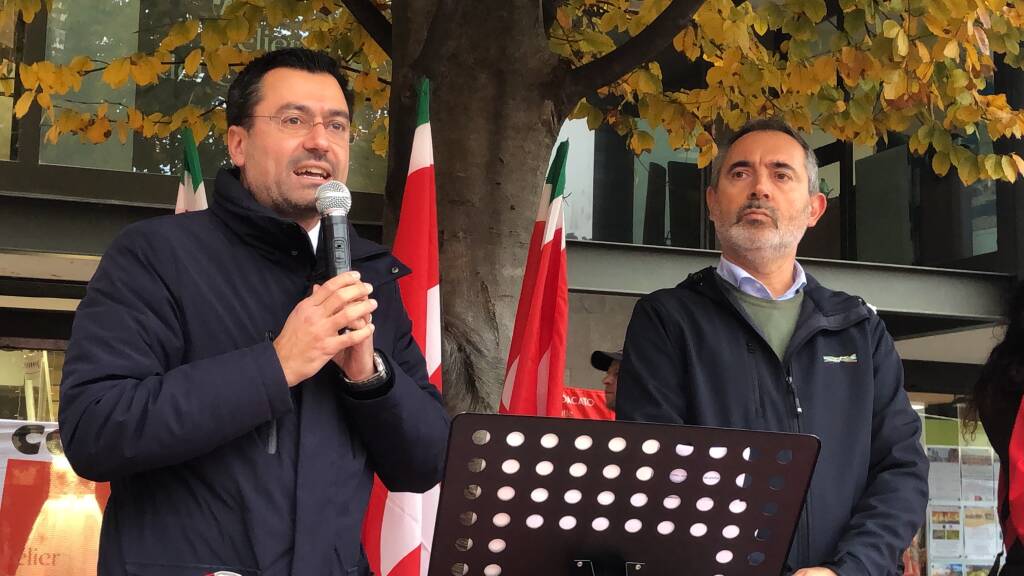 Sciopero generale in piazza San Magno a Legnano