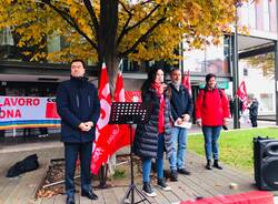 Sciopero generale in piazza San Magno a Legnano