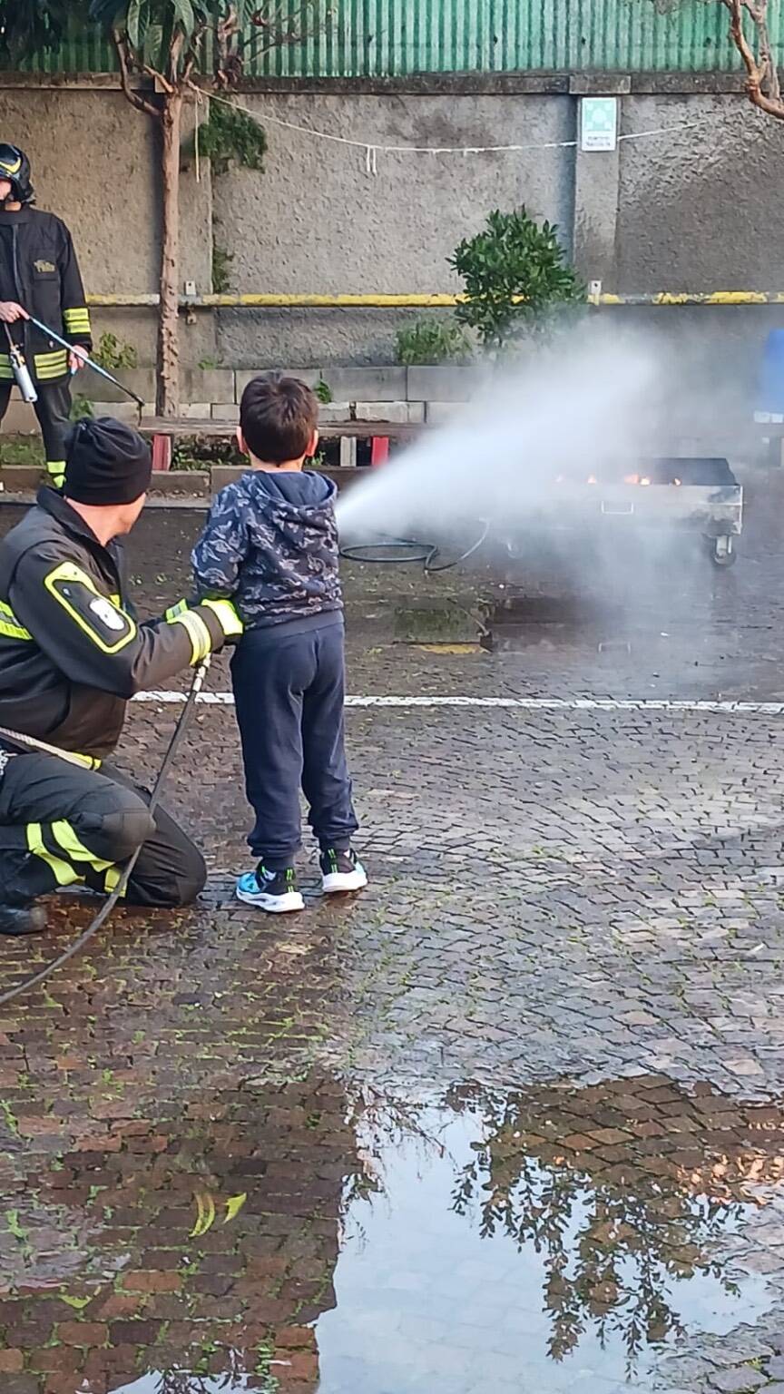 Scout 33 di Busto Arsizio in visita nel distaccamento Vigili del Fuoco Legnano