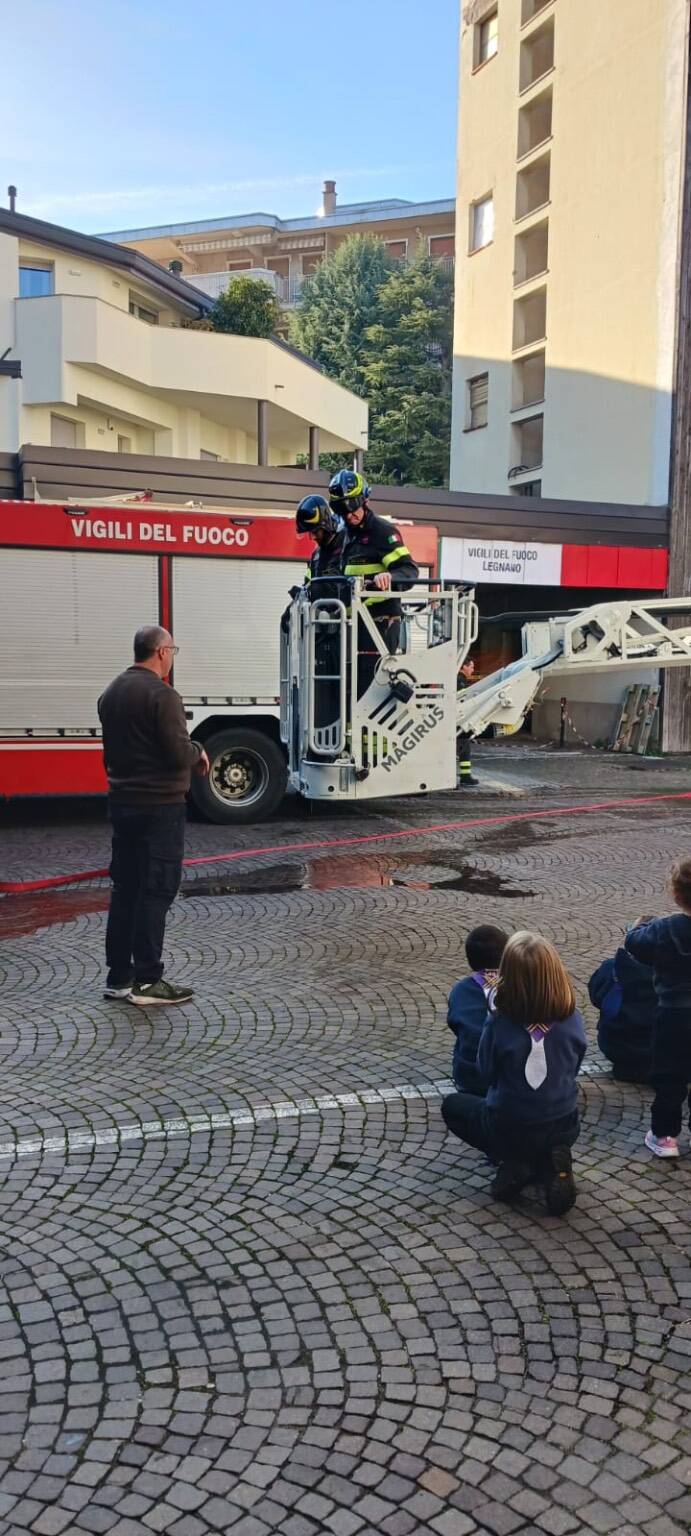 Scout 33 di Busto Arsizio in visita nel distaccamento Vigili del Fuoco Legnano