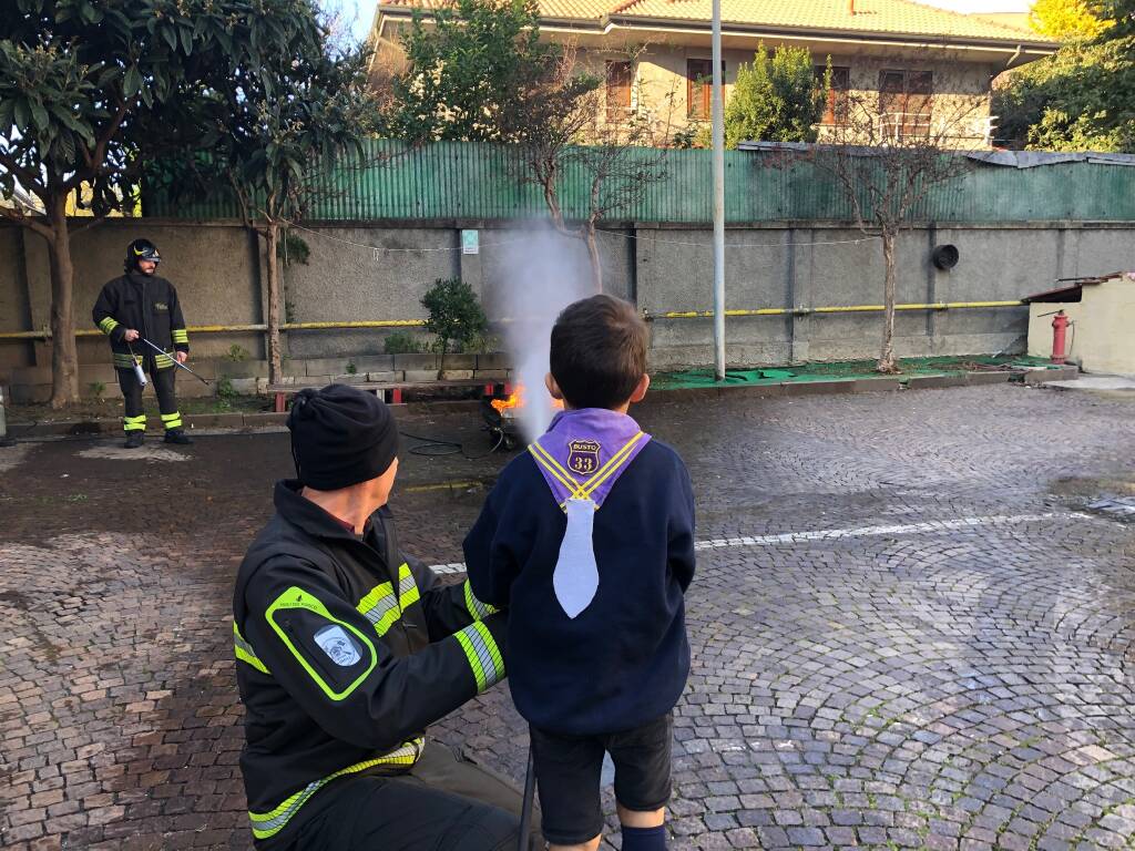 Scout 33 di Busto Arsizio in visita nel distaccamento Vigili del Fuoco Legnano