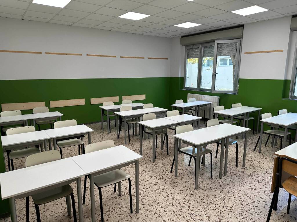 Scuole dante imbiancatura aula