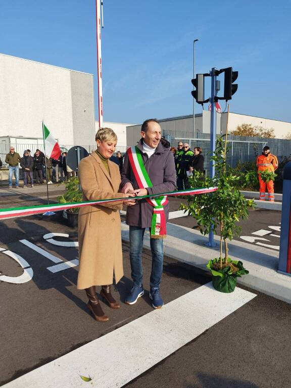 Taglio del nastro per il nuovo Centro del Riuso di Busto Garolfo