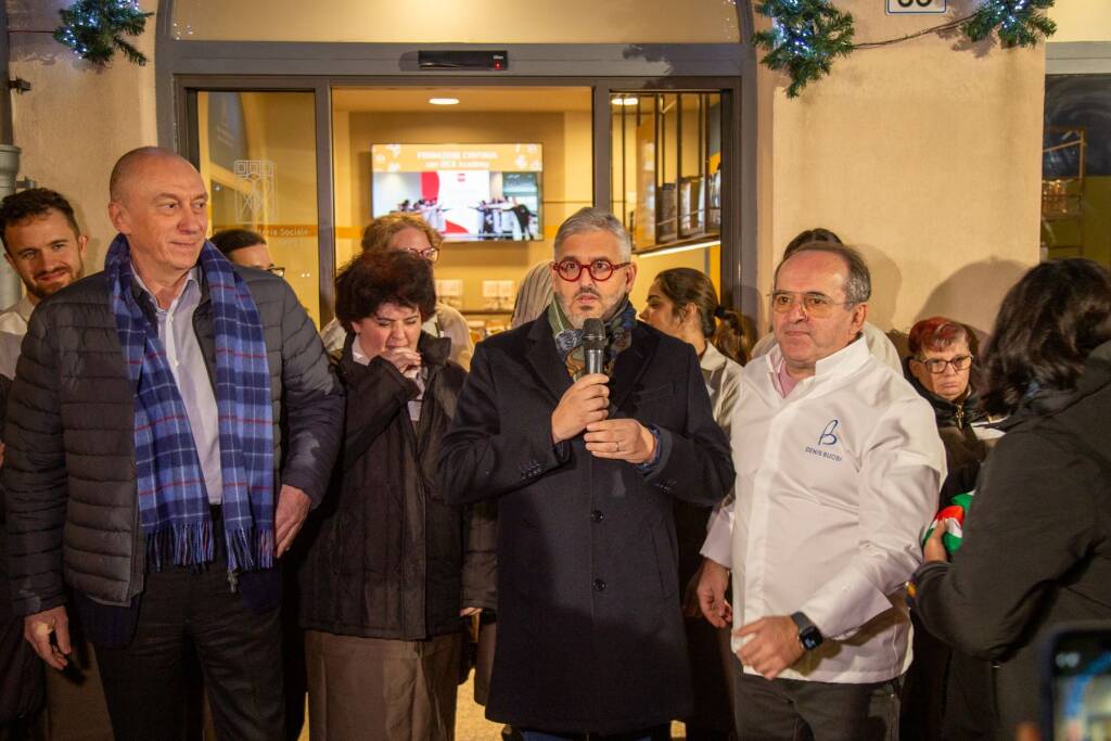 Tradate - L'inaugurazione della Cioccogelateria sociale