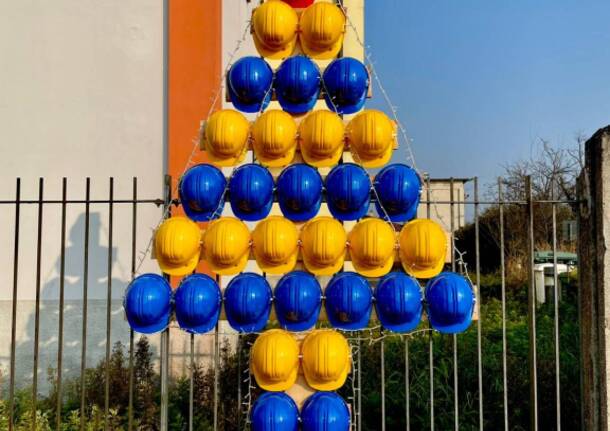 Dalla Protezione Civile di Parabiago un albero di Natale per dire basta alle morti sul lavoro