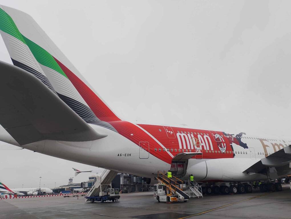 Emirates A380 livrea Milan a Malpensa 