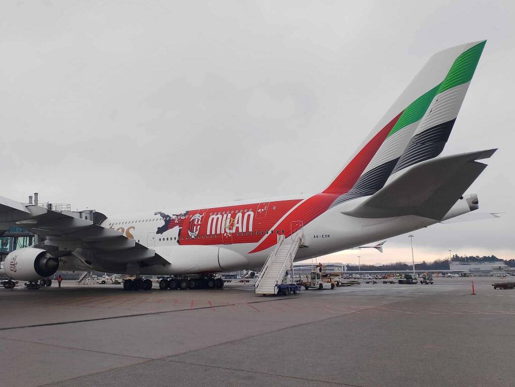 Emirates A380 livrea Milan a Malpensa 