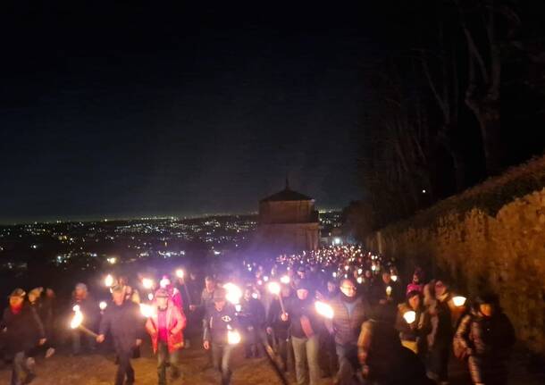 La fiaccolata di Natale al Sacro Monte