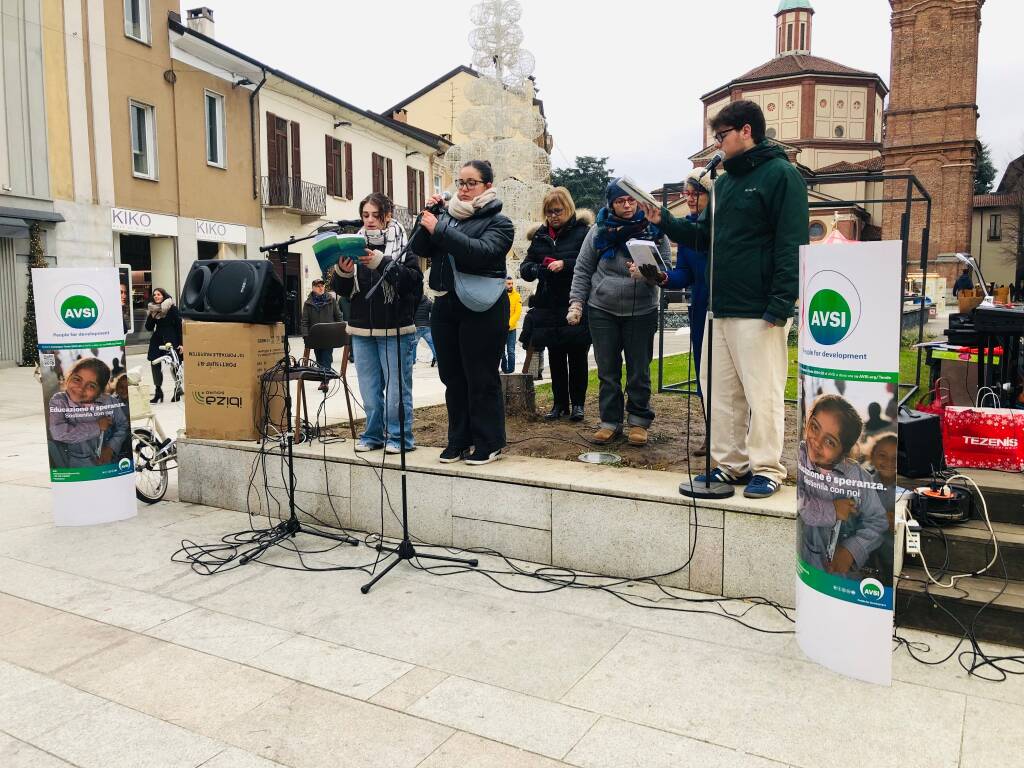 Il banchetto di AVSI di Legnano per il Natale 2024 