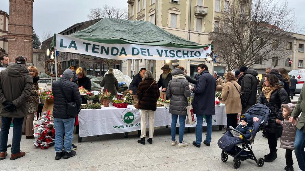 Il banchetto di AVSI di Legnano per il Natale 2024 