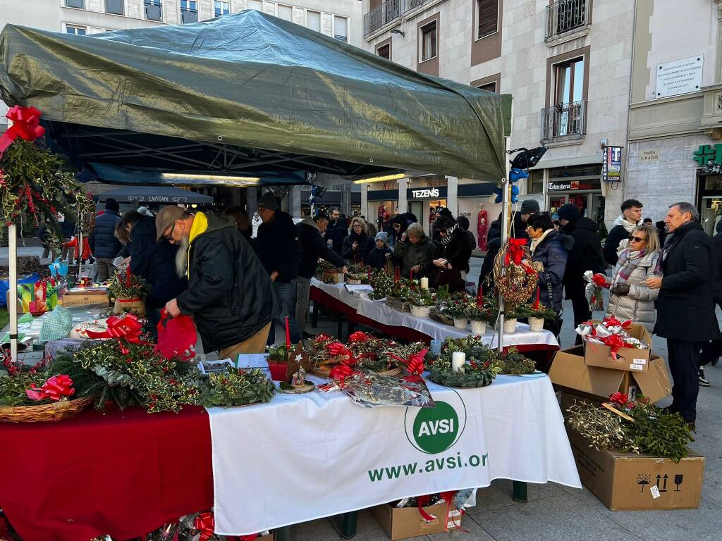 Il banchetto di AVSI di Legnano per il Natale 2024 