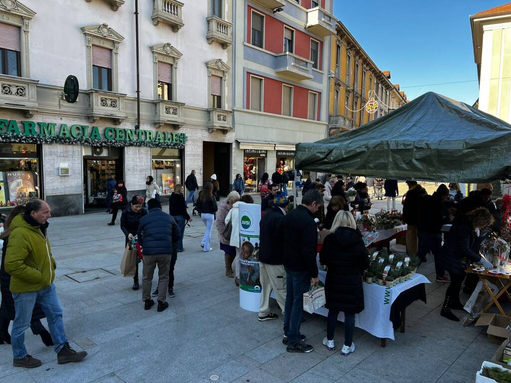 Il banchetto di AVSI di Legnano per il Natale 2024 