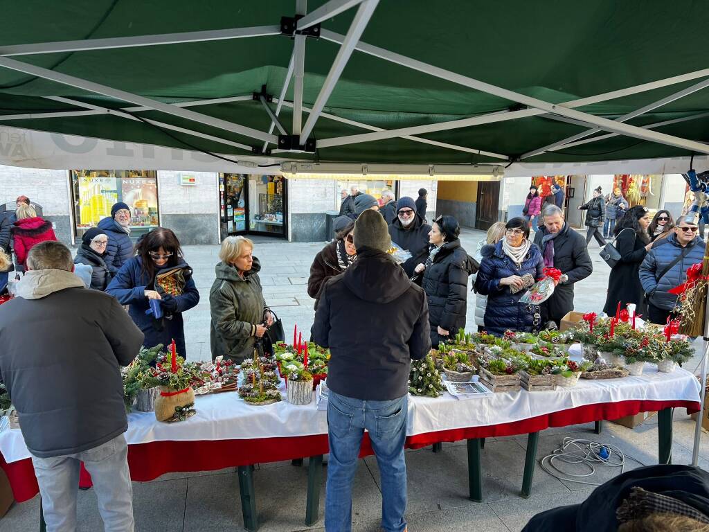 Il banchetto di AVSI di Legnano per il Natale 2024 