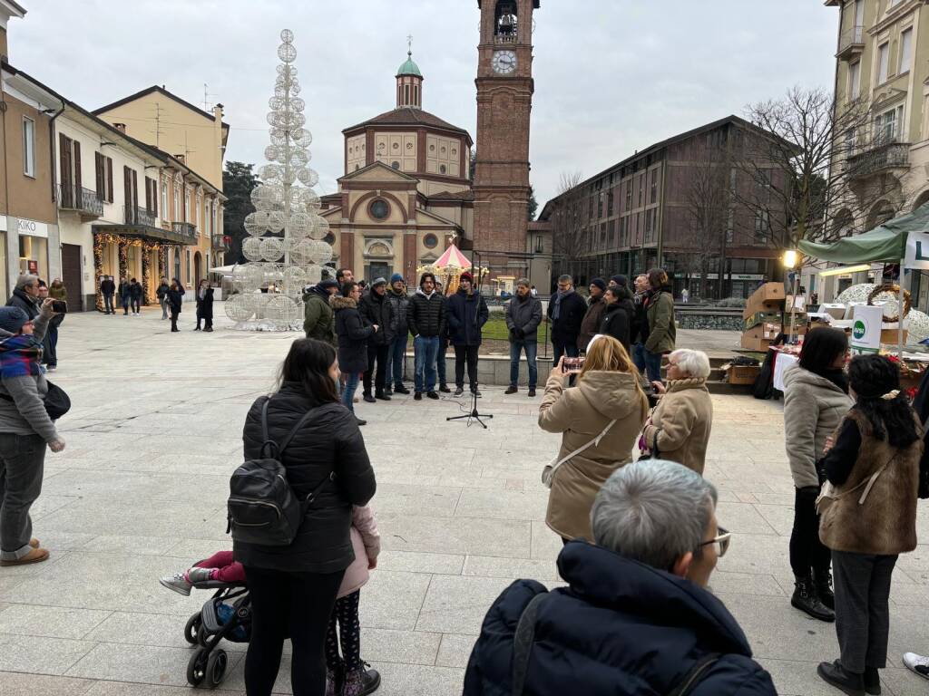 Il banchetto di AVSI di Legnano per il Natale 2024 