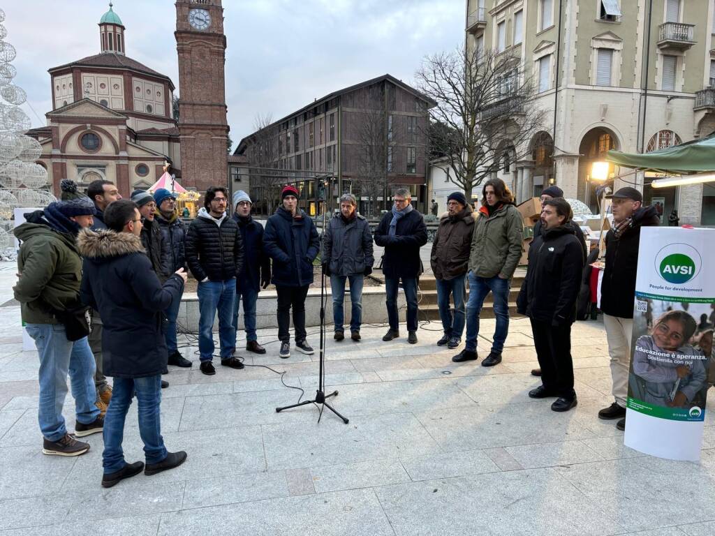 Il banchetto di AVSI di Legnano per il Natale 2024 