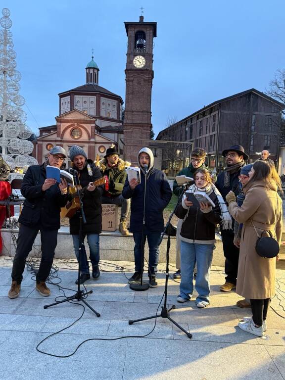 Il banchetto di AVSI di Legnano per il Natale 2024 