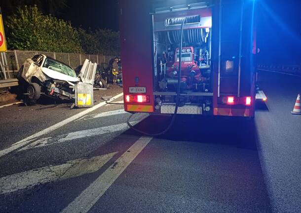 Incidente stradale sull’ A8 direzione nord, tre feriti