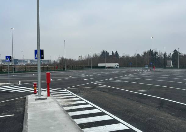 L’inaugurazione del nuovo centro di sosta per i camion a Milano Malpensa